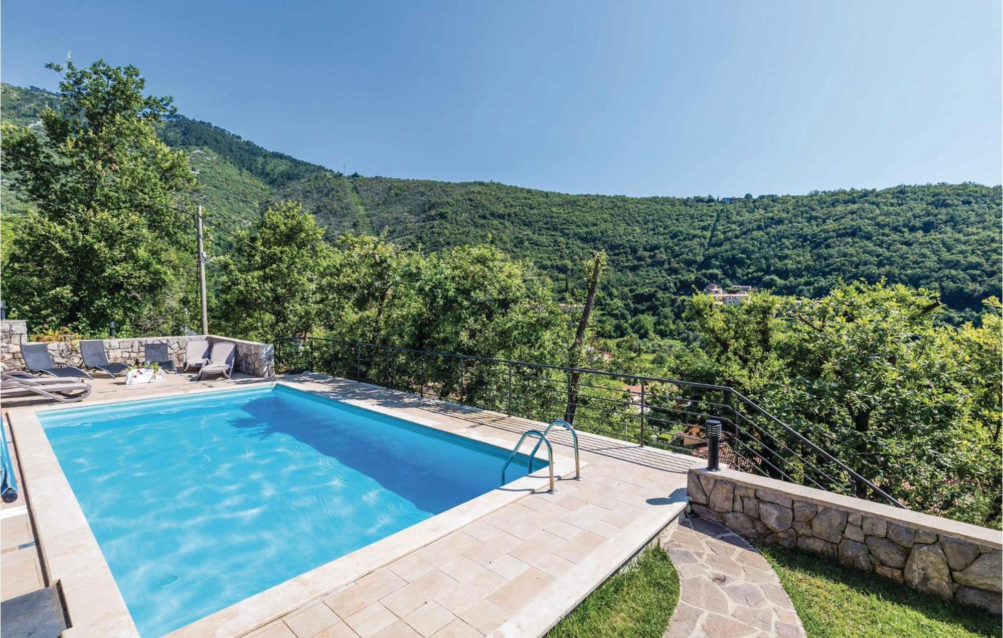 1 Bedroom Stunning Apartment In Mošćenička Draga Exterior foto